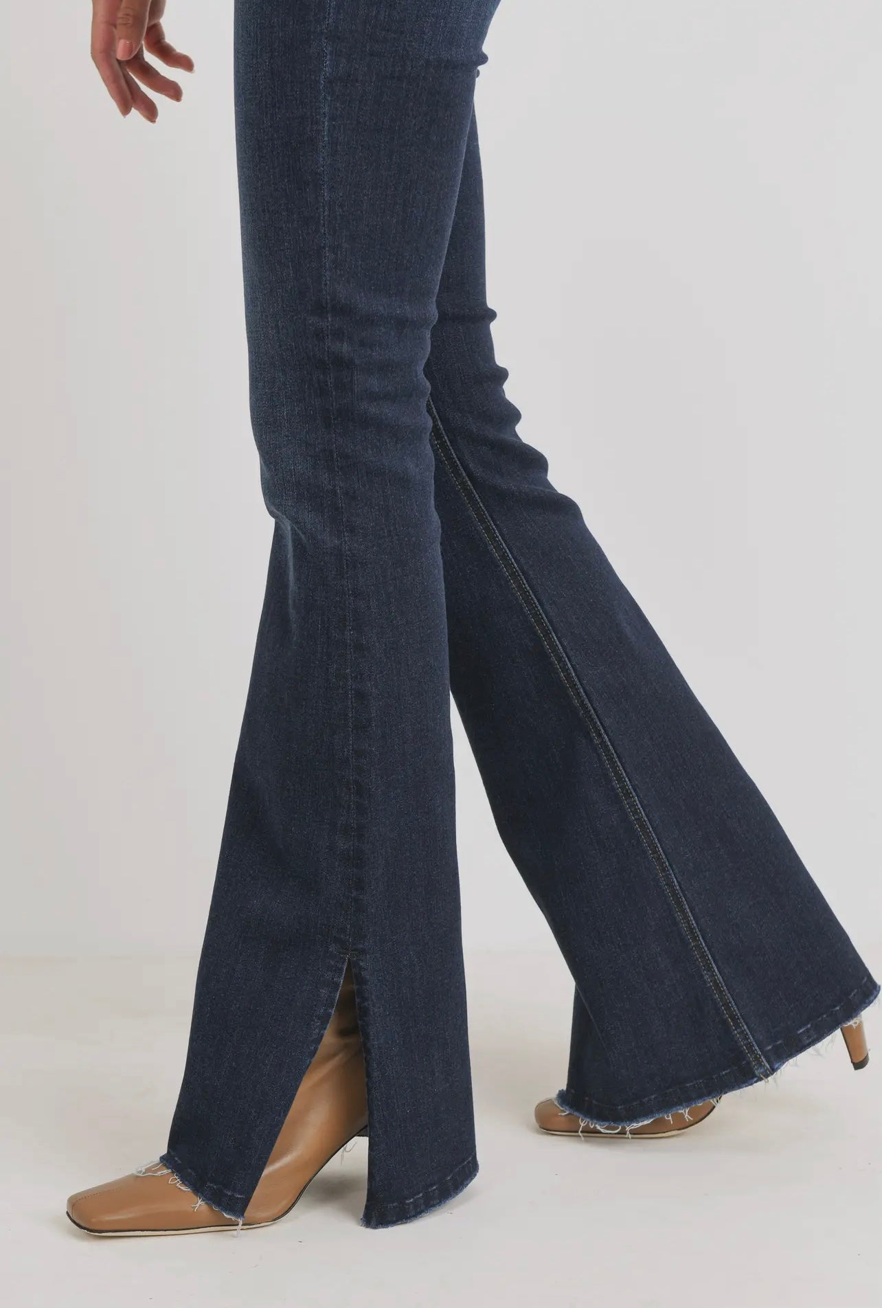 High Rise Outer Slit Flare Jeans